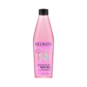 Redken Diamond Oil Glow Dry Shampoo er en glansgivende shampoo, der blødgør og styrker håret fra rod til spids. Shampooen har en unik formel, der reducerer hårets tørretid under føntørring. Shampooen er også beriget med alma ekstrakt, der tilfører håret glans og en kombination af essentielle olier tilfører håret fugt og pleje. Fri for parabener.